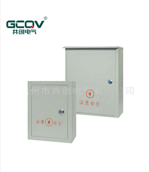 “IP65配电箱”警惕！开货车低头找手机遭翻车